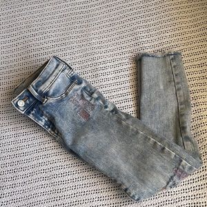 Old Navy girls skinny jeans.